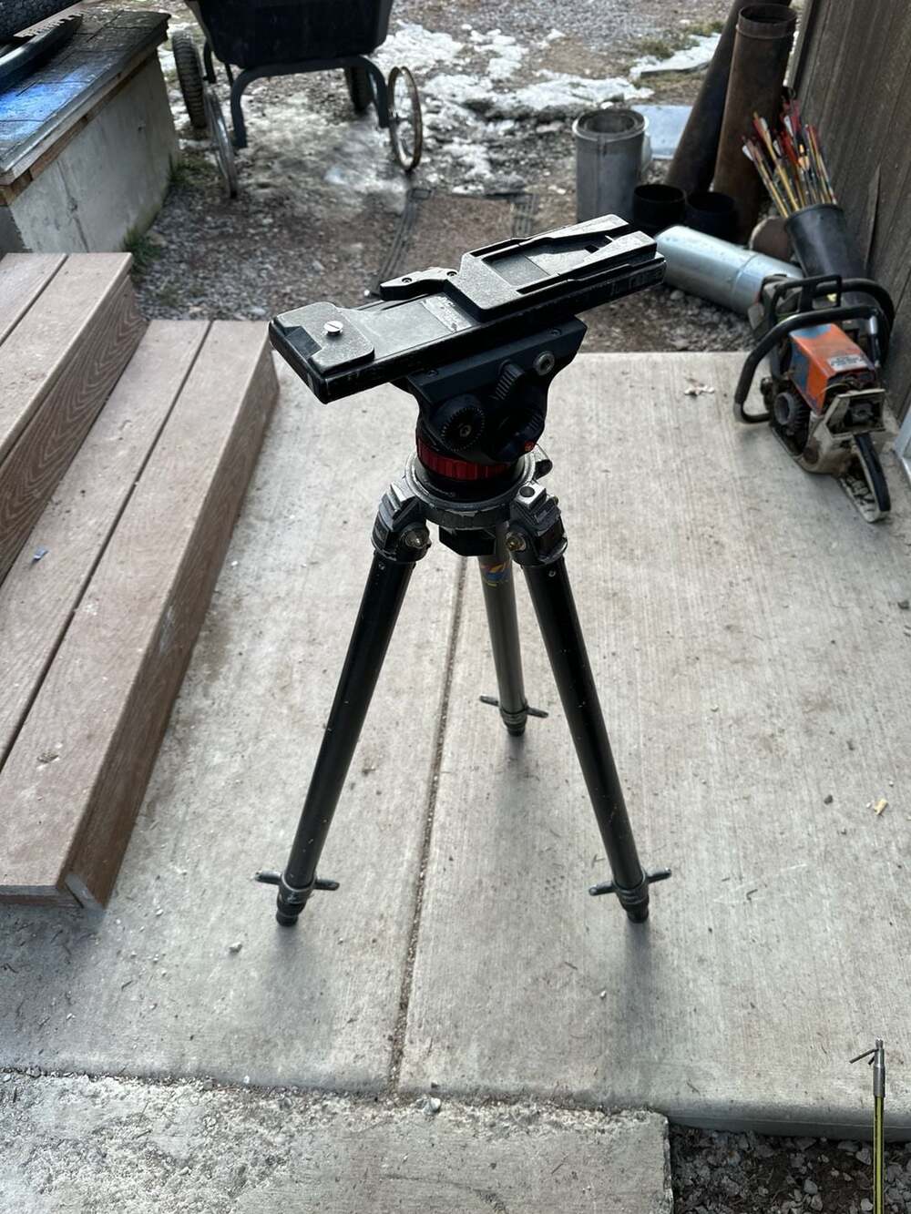 JVC KA-551U Tripod Base with Gitzo Professional Video Tripod Legs and Fluid Head